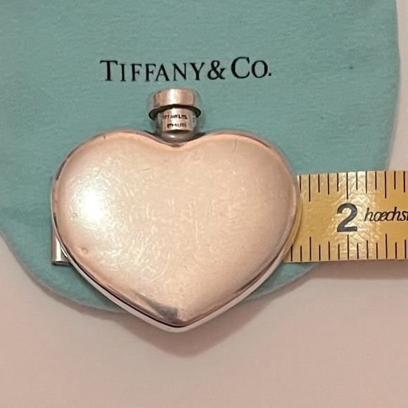 ❌SOLD❌ Tiffany & Co Heart Shaped Sterling Silver Perfume Flask VINTAGE / Antique - Picture 8 of 10